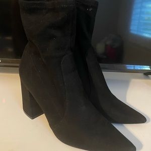 STEVE MADDEN | Black Suede Vallor Boots Sz 9